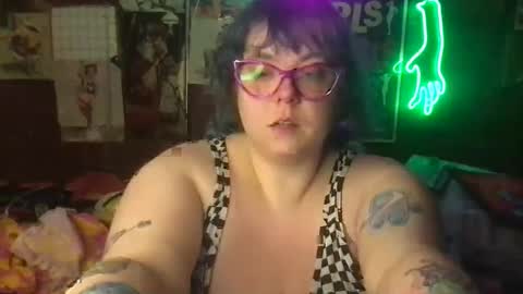 Ellie Louise online show from 7, 3, 2025