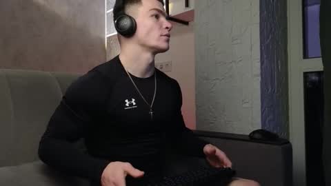 Snapshot of elliot_muscle04 chatting on 1, 3, 2026 elliot_muscle04 online show from 1, 3, 2026