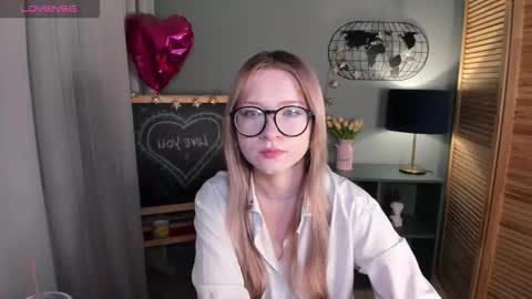 Snapshot of elliup chatting on 8, 10, 2025 elliup online show from 8, 10, 2025