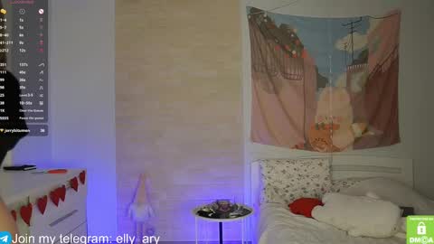 elly_ary online show from 7, 3, 2025