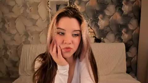 elly_ary online show from 23, 7, 2026