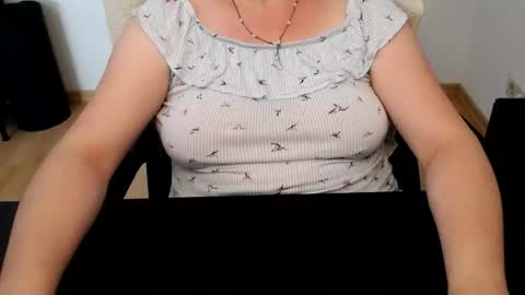 Elly online show from 29, 6, 2026