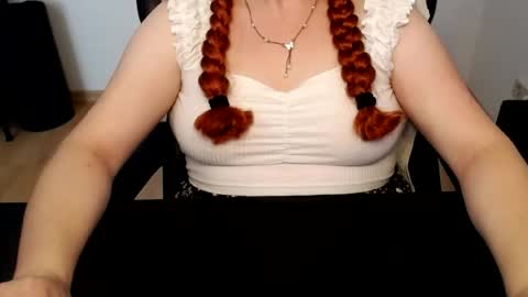 Elly online show from 30, 6, 2026