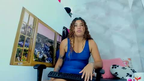 Snapshot of ellybloom chatting on 9, 5, 2026 ellybloom online show from 9, 5, 2026