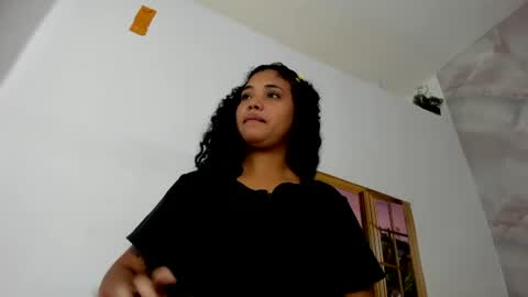 Snapshot of ellybloom chatting on 5, 7, 2026 ellybloom online show from 5, 7, 2026
