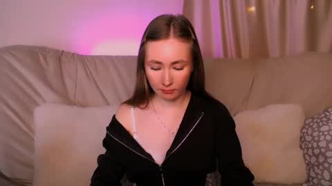  Elly  online show from 1, 2, 2026