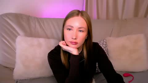  Elly  online show from 22, 5, 2026