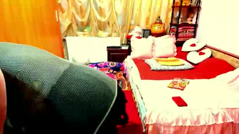 Snapshot of ellyhot53 chatting on 27, 2, 2026 ellyhot53 online show from 27, 2, 2026