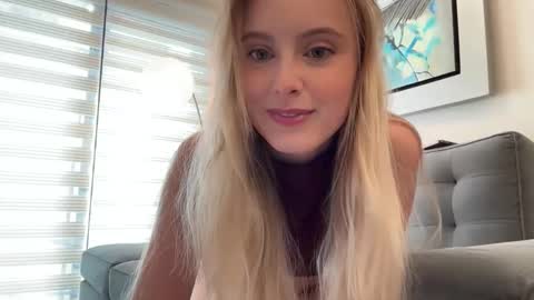 Snapshot of ellykeyofficial chatting on 3, 5, 2026 ellykeyofficial online show from 3, 5, 2026