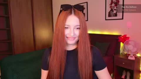 Snapshot of ellypeach chatting on 24, 6, 2026 EllyPeach online show from 24, 6, 2026