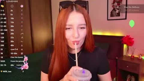 Snapshot of ellypeach chatting on 8, 7, 2026 EllyPeach online show from 8, 7, 2026