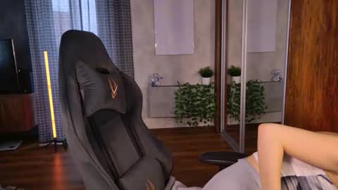 Elly online show from 4, 11, 2025