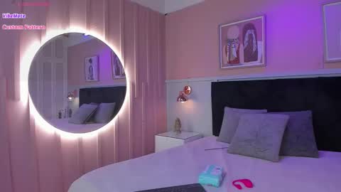 Snapshot of elodie_walker chatting on 3, 3, 2026 Elodie online show from 3, 3, 2026