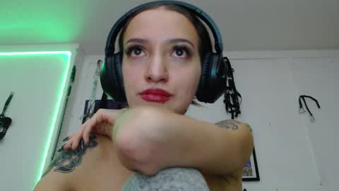 Chelsea  Please help me to reach 100 thumbs up online show from 9, 2, 2025