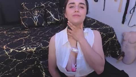 Snapshot of elowen_halley1 chatting on 22, 11, 2025 elowen_halley1 online show from 22, 11, 2025