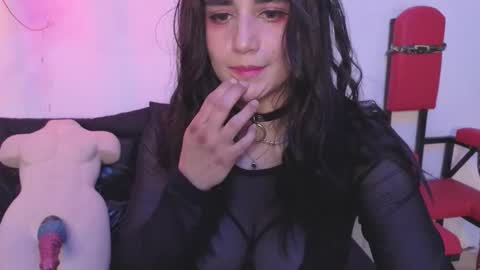 Snapshot of elowen_halley1 chatting on 16, 12, 2025 elowen_halley1 online show from 16, 12, 2025