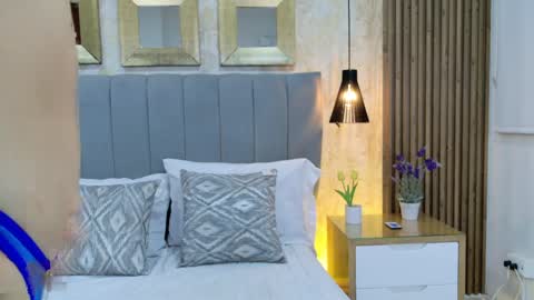 Isabela Martinez online show from 7, 4, 2026