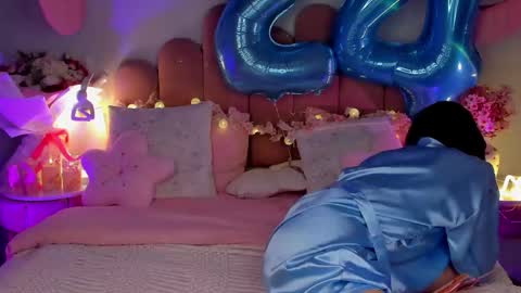 Snapshot of elsa_xo chatting on 17, 4, 2026 Michelle online show from 17, 4, 2026
