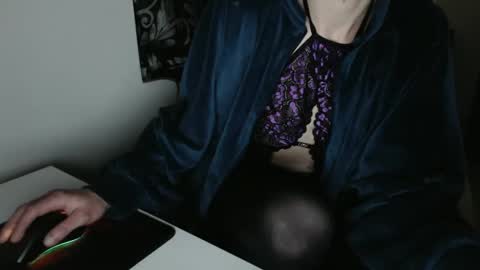 Snapshot of elssa_rush chatting on 12, 3, 2025 elssa_rush online show from 12, 3, 2025
