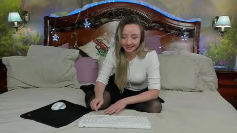 Snapshot of elvaarno chatting on 10, 1, 2025 ElvaArno online show from 10, 1, 2025
