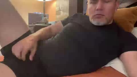 Snapshot of elvecinoequipadon chatting on 1, 7, 2026 Petrhus Rockpic online show from 1, 7, 2026