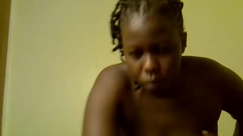 Snapshot of elvier_pretty chatting on 22, 12, 2025 flo online show from 22, 12, 2025