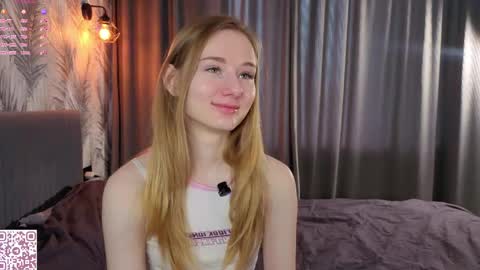 Snapshot of elvyrose chatting on 4, 4, 2026 Alex online show from 4, 4, 2026