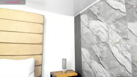 ely brown online show from 23, 4, 2026