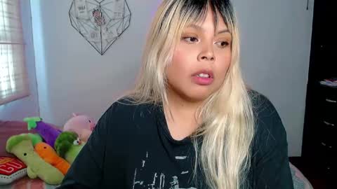 Snapshot of elymoon chatting on 16, 9, 2025 Ely online show from 16, 9, 2025