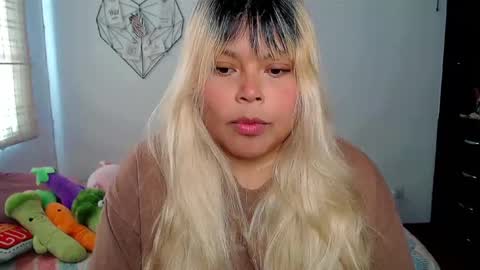 Snapshot of elymoon chatting on 19, 9, 2025 Ely online show from 19, 9, 2025