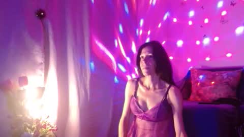 Elisa online show from 28, 9, 2025