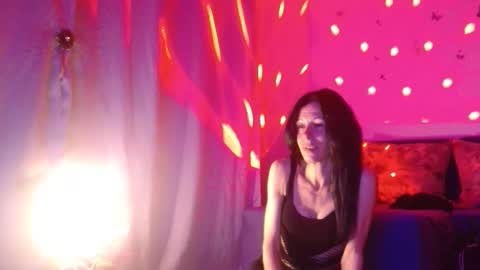 Elisa online show from 8, 10, 2025