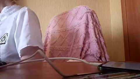 Elza Kom online show from 2, 10, 2025