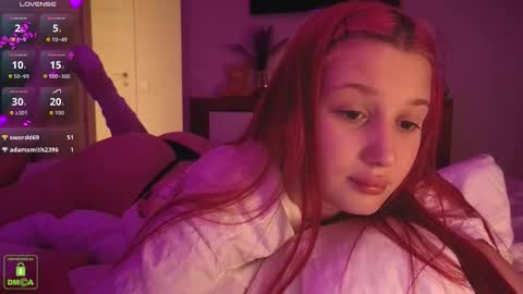 Snapshot of em1l1a chatting on 29, 11, 2025 Em1l1a online show from 29, 11, 2025