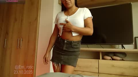 Emilia  online show from 23, 10, 2025