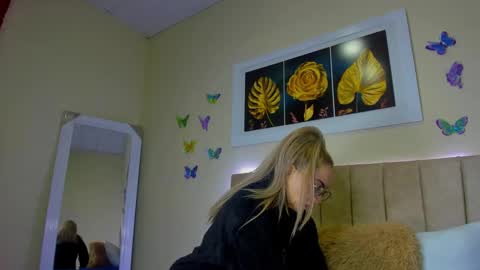 ema garcia  online show from 2, 10, 2025