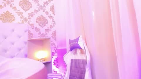 Ema Lambert  online show from 21, 2, 2026