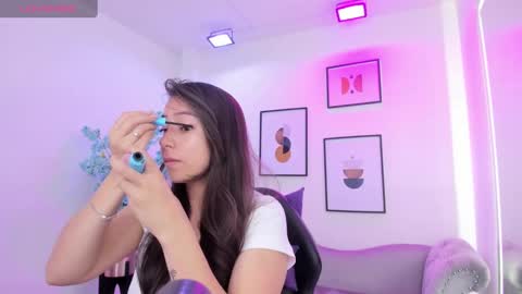 Ema louisx  online show from 24, 2, 2025