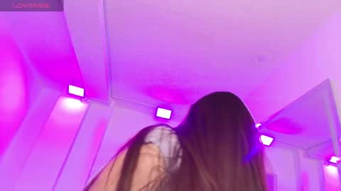 Ema louisx  online show from 5, 3, 2025