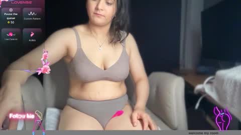 Ema Love online show from 17, 12, 2025