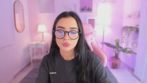 Snapshot of ema_soul chatting on 24, 11, 2025 emma soul online show from 24, 11, 2025