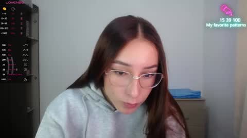 Snapshot of emaa_martins chatting on 15, 10, 2025 Emaa online show from 15, 10, 2025