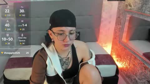 emahills__axelrose online show from 25, 10, 2025