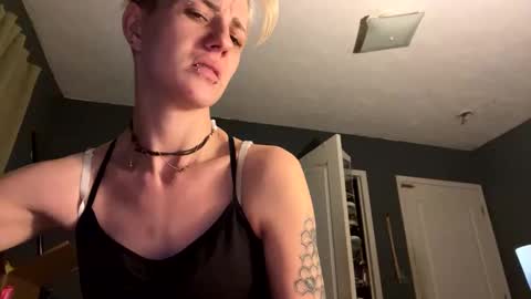 Rockstarbabies4life666 online show from 28, 2, 2025