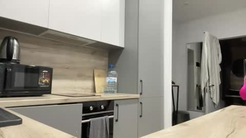 Snapshot of emberbunny chatting on 7, 10, 2025 Alice online show from 7, 10, 2025