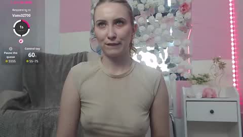 Snapshot of emberluna_ chatting on 18, 6, 2026 Ember online show from 18, 6, 2026