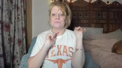 Snapshot of emberpheonixxx chatting on 9, 11, 2025 Ember Pheonixxx online show from 9, 11, 2025