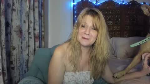 Ember Pheonixxx online show from 18, 11, 2025