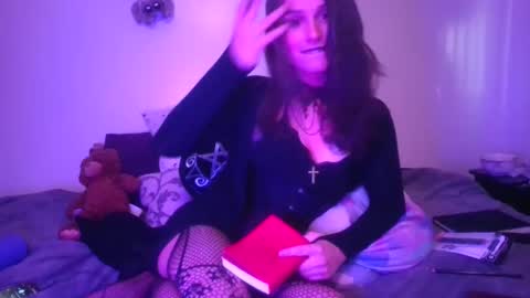 Snapshot of embers_of_eternity chatting on 27, 1, 2025 Ellie online show from 27, 1, 2025