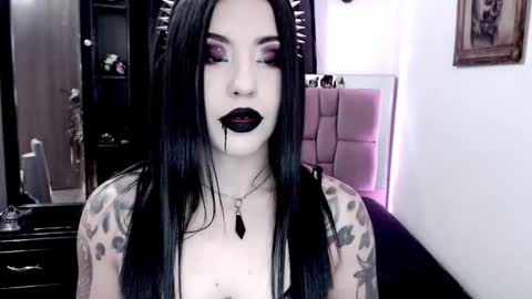 Emerald Black online show from 18, 9, 2025